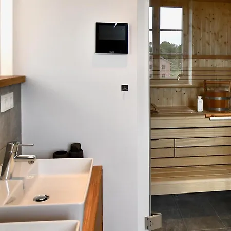 Schoene Aussicht Haus 6 * Rosenhagen