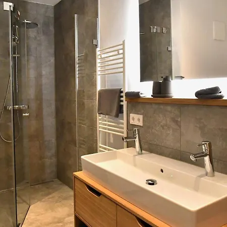 Schoene Aussicht Haus 6 בית נופש *